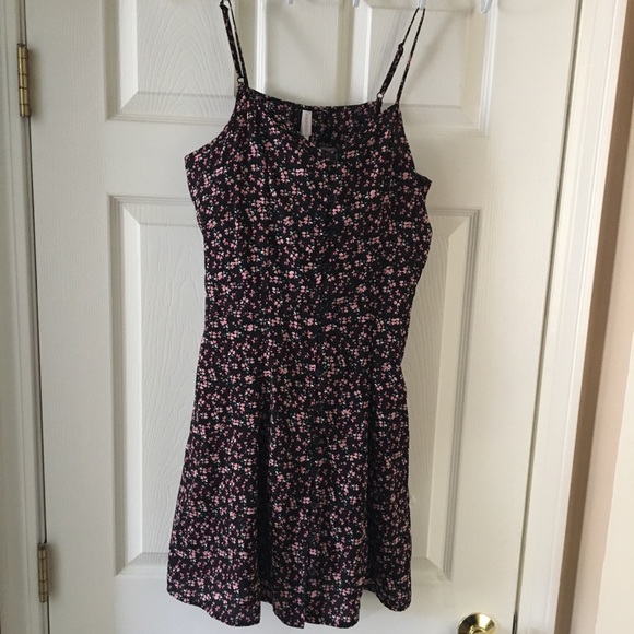 Xhilaration Dresses & Skirts - Juniors Mini-Floral Buttoned down Dress Xhilaration Dresses & Skirts - Juniors Mini-Floral Buttoned down Dress